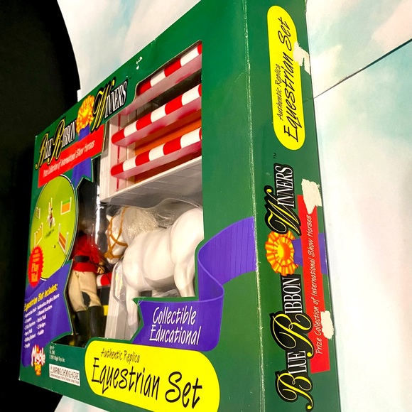 BLUE RIBBON WINNERS VINTAGE 1993 EQUESTRIAN SET HORSE RIDER JUMPS TROPHY SADDLE - Picture 16 of 16